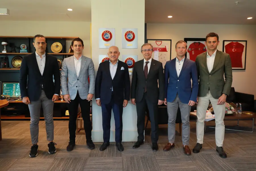 Başkan Büyükekşi, EURO 2024'te Görev Yapacak Hakemlerimize Başarılar Diledi